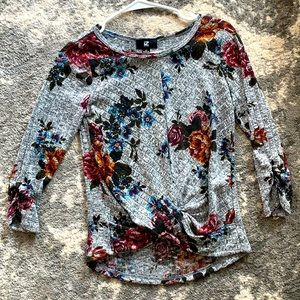 3/4 Sleeve Gray Floral Sweater Shirt Twist Front